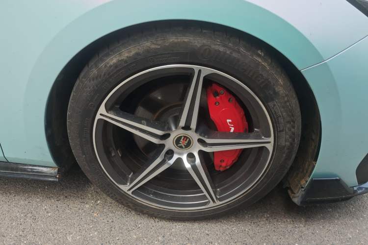 Used CHANGAN UNI-V 2022 2.0T Leading-Speed Edition Right Front Wheel Hub