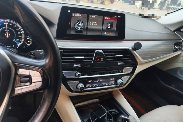 Used BMW 5 Series New Energy 2018 530Le Luxury Package Audio And AC Panel