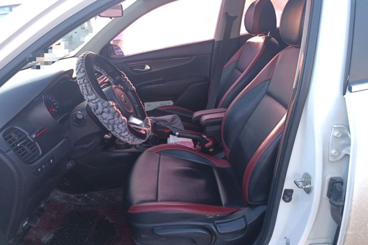 Used Kia KX Cross 2017 1.4L MT GLS
