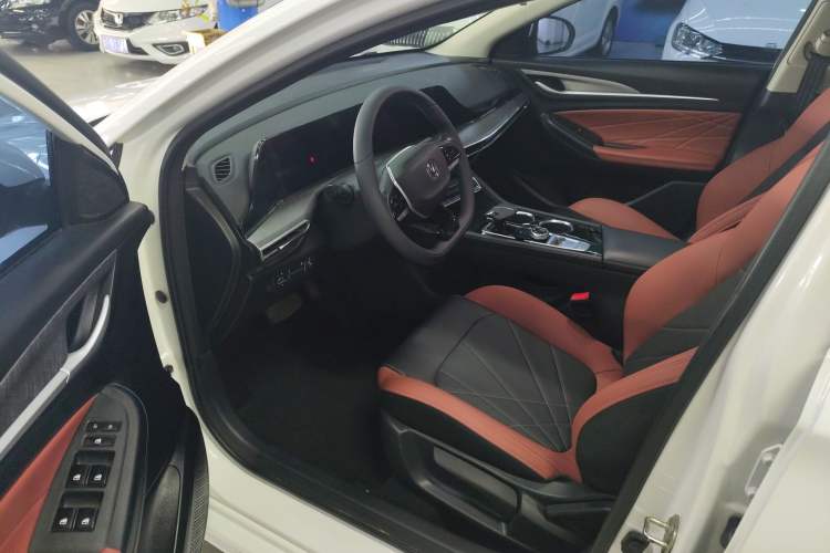 Used CHANGAN Eado 2023 Changan Edition PLUS Blue Whale NE 1.4T GDI DCT Prestige Version
