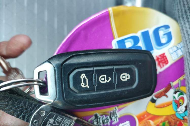 Used Ford Transit 2023 2.0T Diesel Automatic Commercial & Travel Version Mid-axle Low-roof Design 7/8/9-Seater
