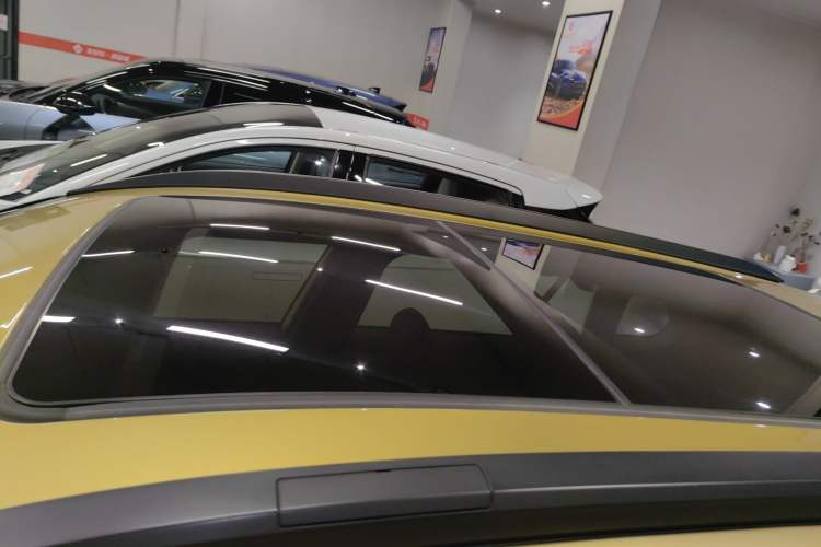 Used Toyota FRONTLANDER 2023 2.0L Smart Electric Hybrid Dual-Engine Deluxe Version
