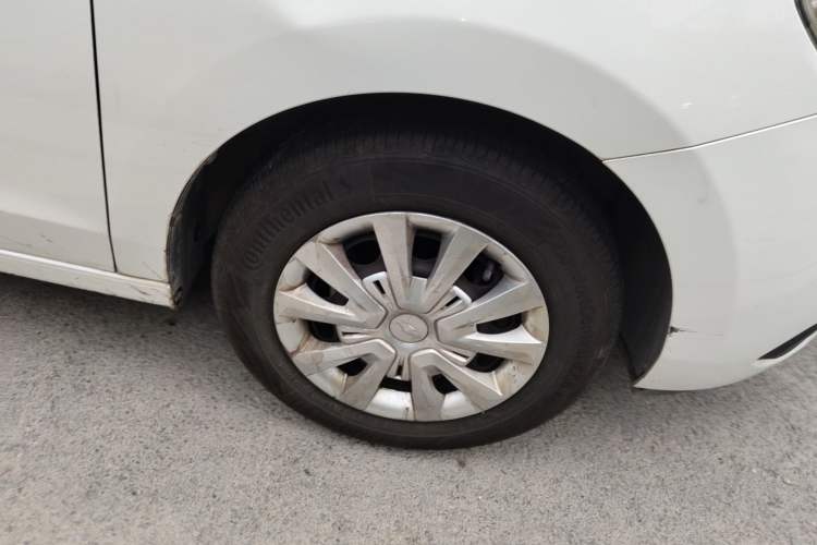 Used Chevrolet Lova RV 2016 1.5L Automatic Comfort Edition Right Front Wheel Hub