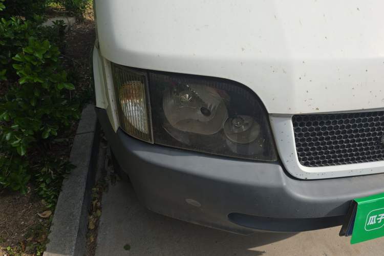 Used Ford Classic Transit 2013 2.8T Diesel Logistics Model with Short Wheelbase and Mid-Roof JX493ZLQ4
