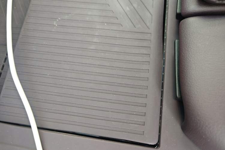 Used Mazda EZ-60 2025 Model Range-Extended 200 Max