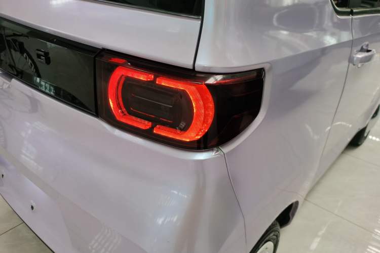 Used Wuling Hongguang MINIEV 2021 Macaron Fashion Model Lithium Iron Phosphate Right Rear Taillight