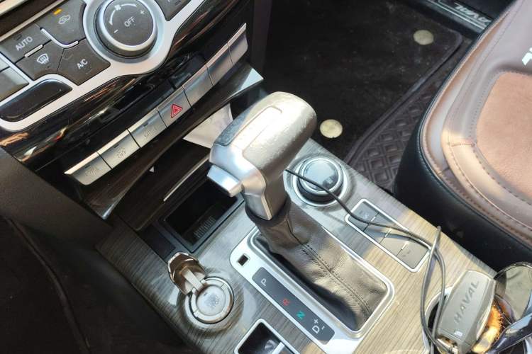 Used Haval H9 2016 2.0T Four-Wheel Drive Elite Version 7 Seats