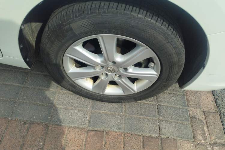 Used Toyota Verso 2011 180G CVT Luxury Edition Right Front Wheel Hub