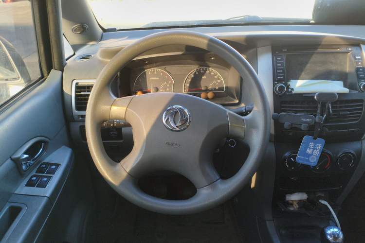 Used Dongfeng Shuaike 2011 1.6L Manual Luxury 7-Seater