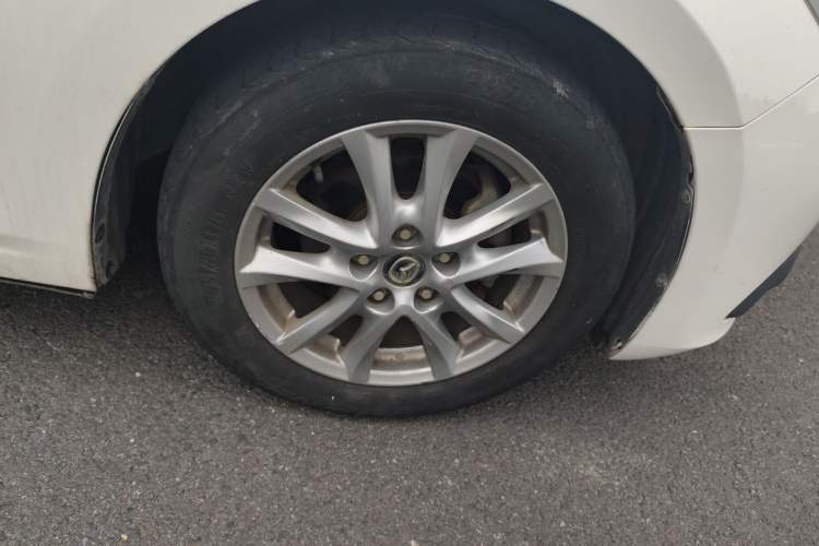 Used Mazda 3 Axela 2014 Sedan 1.5L Automatic Luxury Model