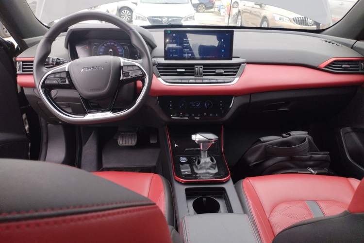 Used Dongfeng Aeolus Yixuan 2021 230T Automatic Zuiying Knight Edition Center Console