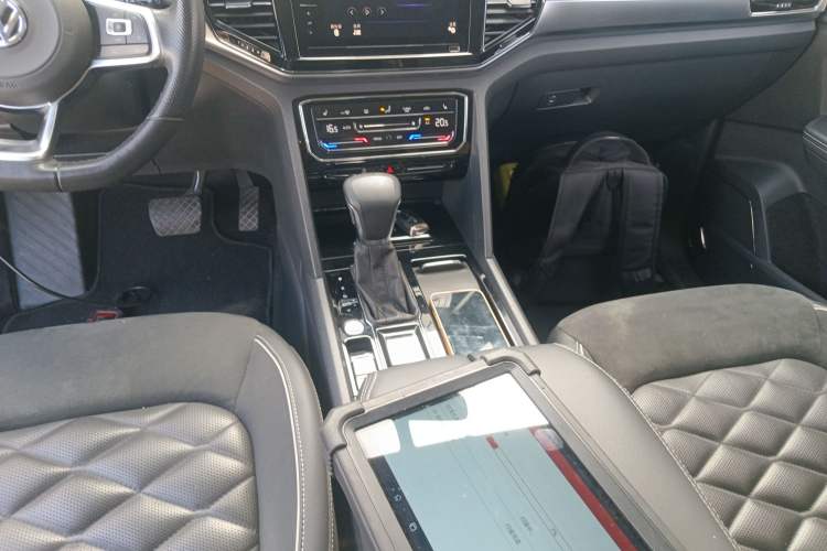 Used Volkswagen Teramont X 2020 330TSI Two-Wheel-Drive Prestige Luxury Edition
