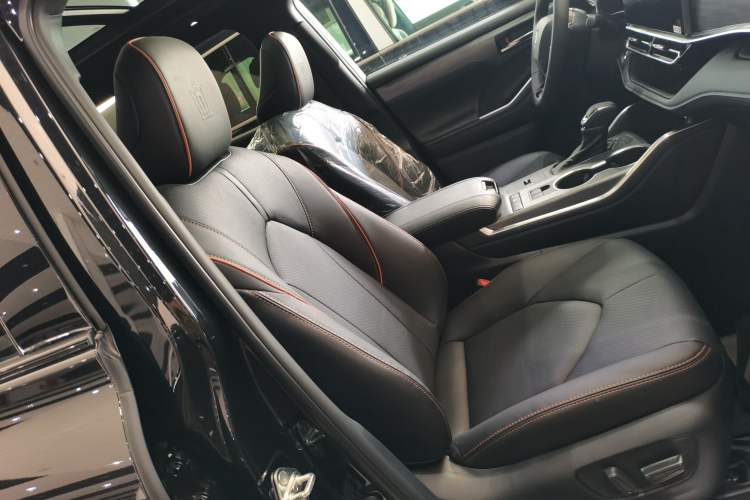 Used Toyota Crown Kluger 2026 Model 2.5L HEV All-Wheel-Drive Prestige Edition Right Front Seat