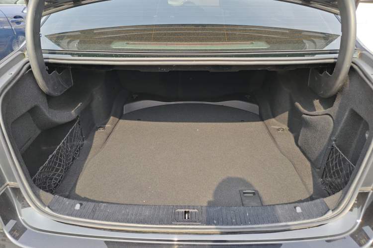 Used Mercedes-Benz E-Class 2015 E 200 L