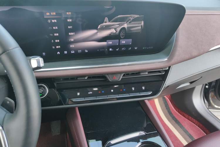 Used Buick Envision 2025 Encore Plus 28T Two-Wheel-Drive Platinum Edition