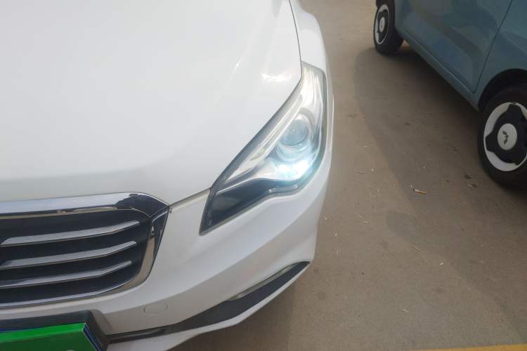 Used Bestune B50 2013 1.6L manual Comfort trim level Left Front Headlight