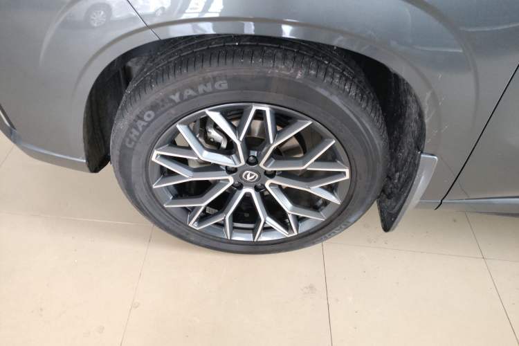 Used CHANGAN UNI-Z New Energy 2024 Blue Whale Smart Electric iDD 125km Beyond Edition Left Front Wheel Hub