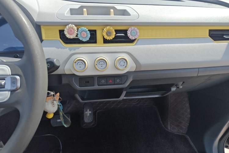 Used Chery QQ QQ Ice Cream 2022 170km Sundae Phosphate Lithium-Ion