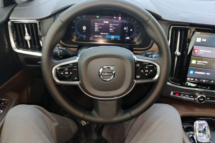 Used Volvo S90 2023 B5 Zhiyuan Luxury Edition
