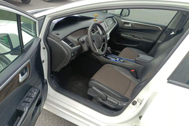 Used Honda Jade 2017 1.8L automatic Comfort version 5 seats