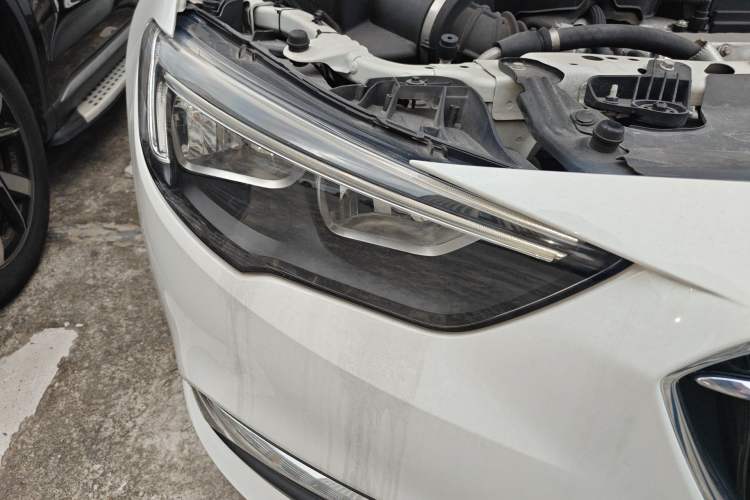 Used Buick Regal 2019 20T Elite Version China VI Standard Right Front Headlight