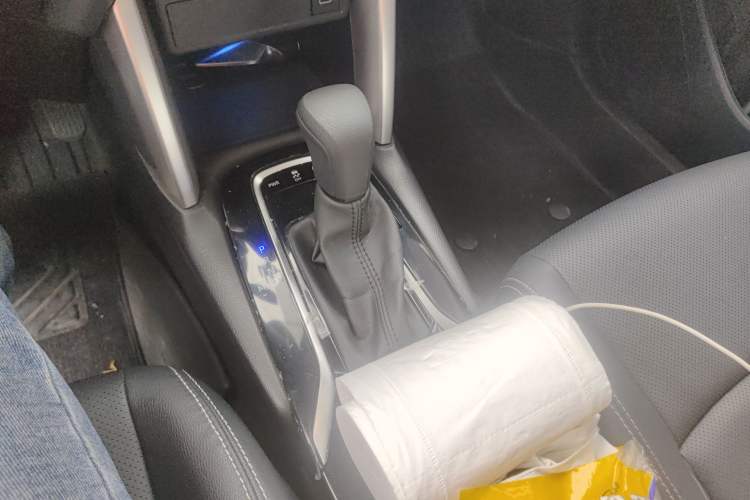 Used Toyota FRONTLANDER 2024 2.0L CVT Elite Plus Edition Gear Lever