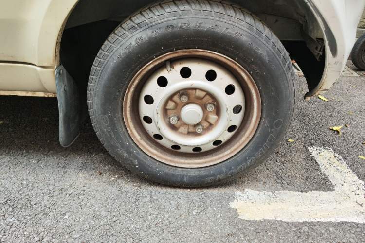 Used Wuling Rongguang 2011 1.2L Base Version
