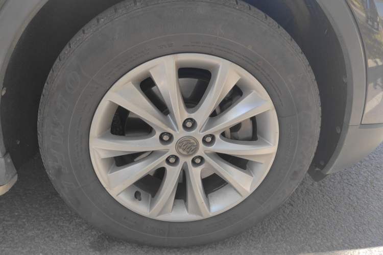 Used Buick Envision 2016 28T Four-Wheel Drive Elite Version Right Front Wheel Hub