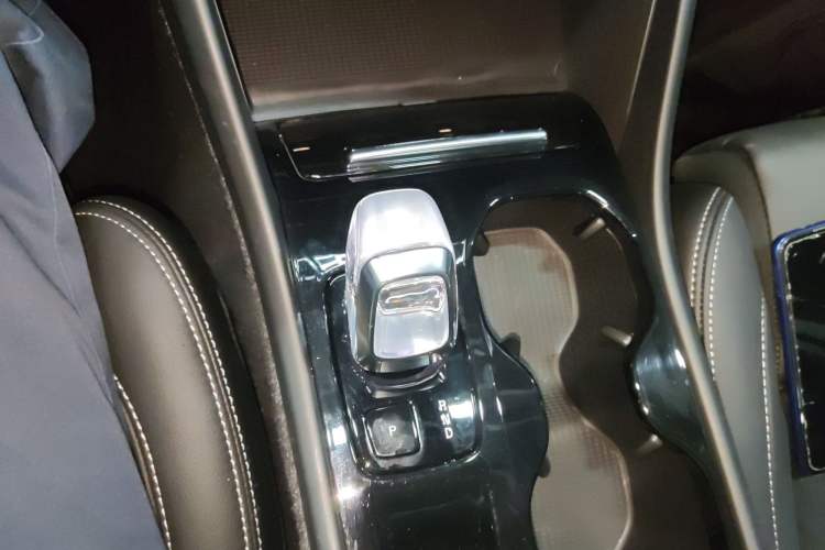 Used Volvo XC40 2024 B4 4x4 Smart Luxury Edition