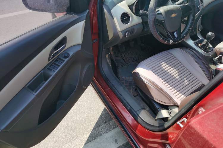 Used Chevrolet Cruze 2015 1.5L Classic SL MT
