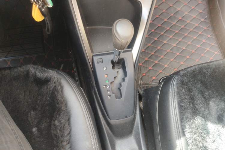 Used Toyota YARiS L Zhi Xuan 2015 1.5E Automatic Charm Edition
