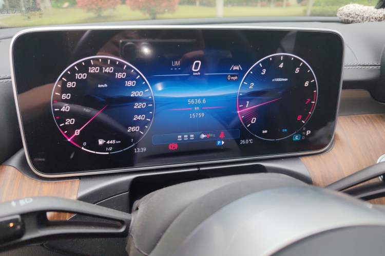 Used Mercedes-Benz C-Class 2025 C 260 L Odometer Close Up