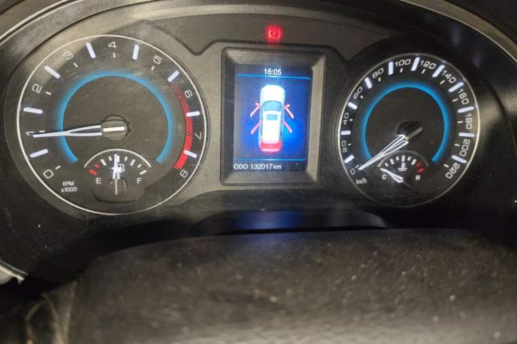 Used Haval H2 2014 1.5T Manual Two-Wheel Drive Elite Edition Odometer Close Up