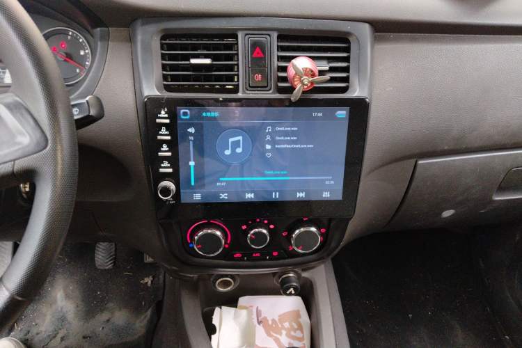 Used Wuling Rongguang V 2018 1.5L Standard Version
