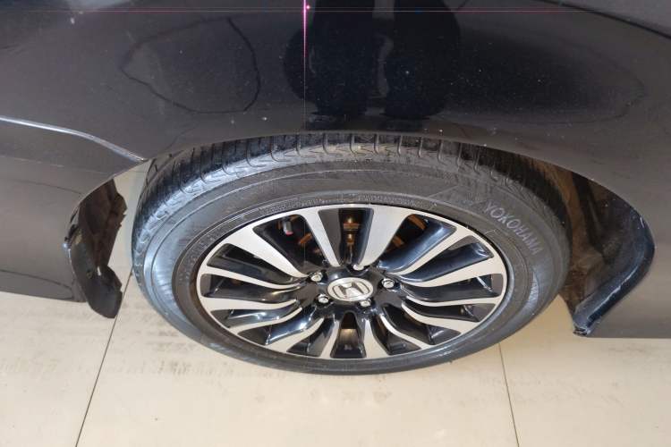 Used Honda Crider 2015 1.8L automatic luxury edition