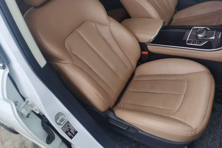 Used Sinotruk VGV VX7 2022 2.0T Automatic Industry-Customized Version HY4C20B Right Front Seat