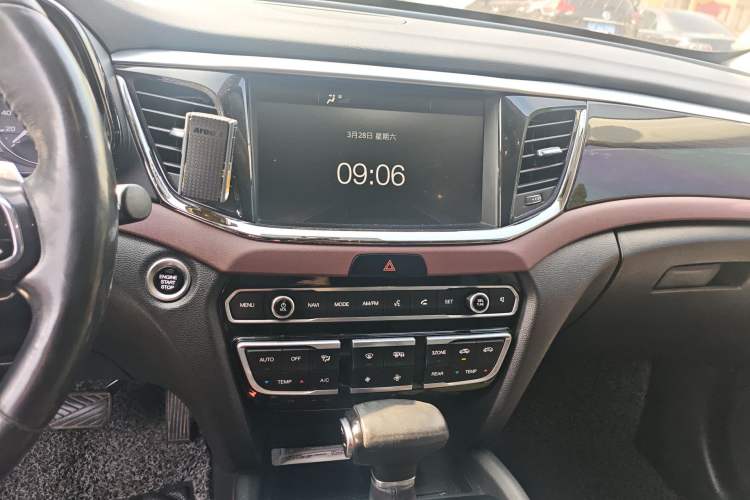 Used GAC Trumpchi GS8 2017 320T Two-Wheel Drive Luxury Smart Connectivity Version (7 Seats)
