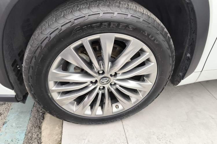 Used Toyota Highlander 2022 Dual-Engine 2.5L Four-Wheel Drive Prestige Version 7 Seats