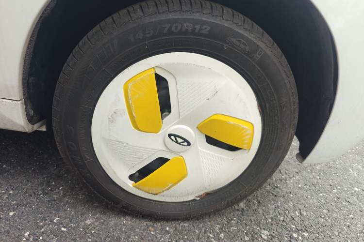 Used Chery QQ Ice Cream 2022 170km Sundae Phosphate Lithium-Ion Right Front Wheel Hub