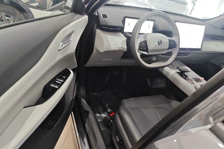 Used Changan UNI-Z New Energy 2025 Model, Smart New Blue Whale 125km Battleship+ Version
