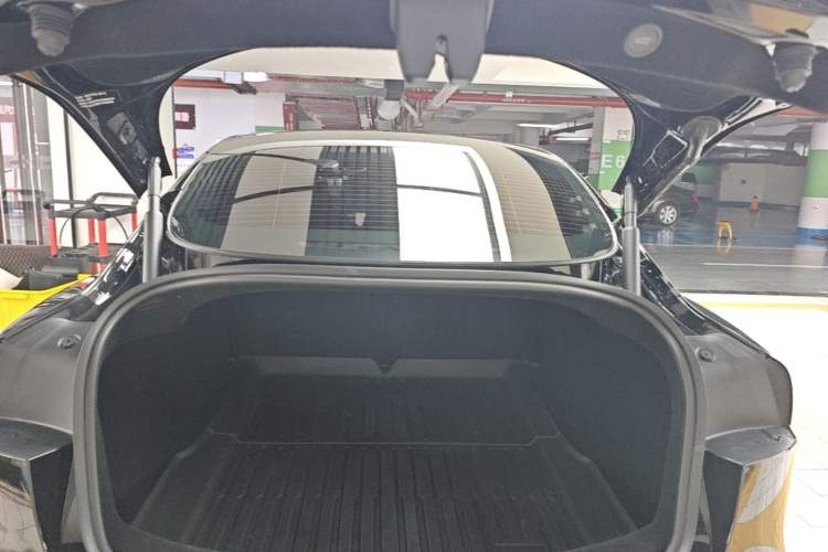 Used Tesla Model 3 2023 Rear-Wheel-Drive Version
