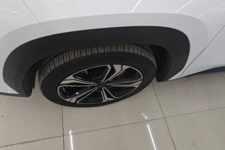 Used Geely Galaxy L7 2025 EM-i 115km Exploration+ Edition Exterior 4