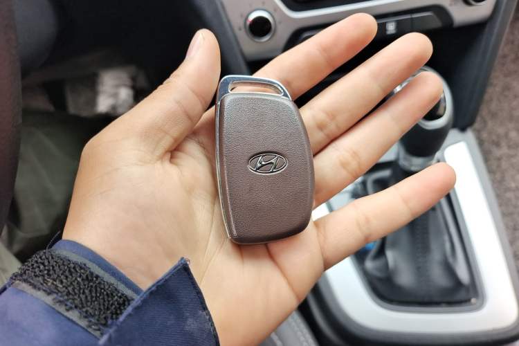 Used Hyundai Elantra (6th Generation / Lingdong) 2016 1.6L Automatic ZhiXuan · Luxury Version Vehicle Key