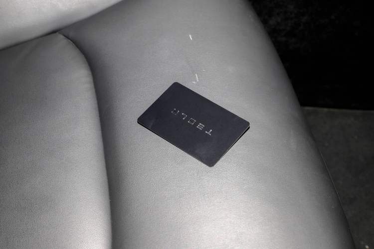 Used Tesla Model Y 2021 Long-Range All-Wheel-Drive Version 3D7