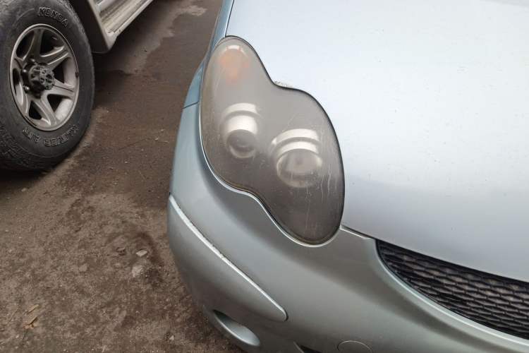 Used BYD F0 2011 Shangku Edition 1.0L Yuexiu Model Right Front Headlight