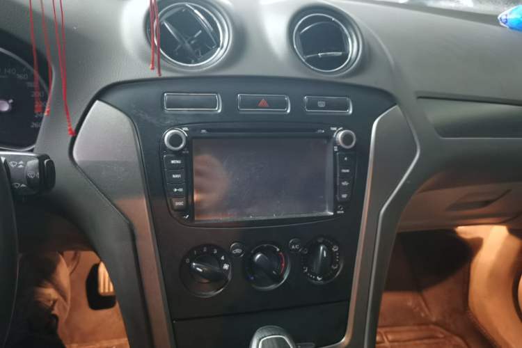 Used Ford Mondeo 2013 2.3L Fashion Edition Audio And AC Panel