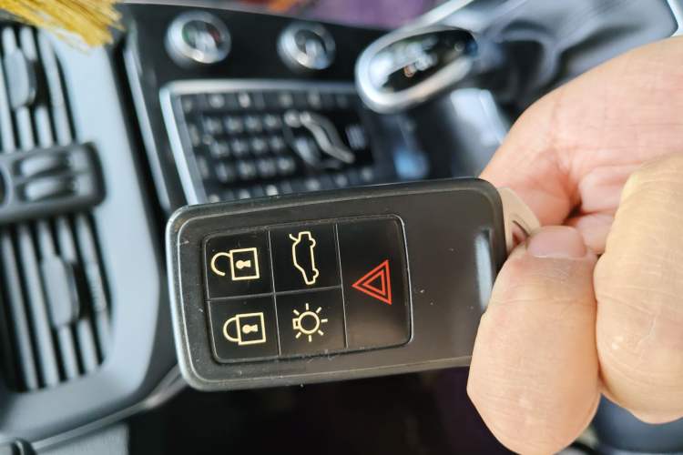 Used Volvo V40 2018 T3 Zhiyi Edition Vehicle Key