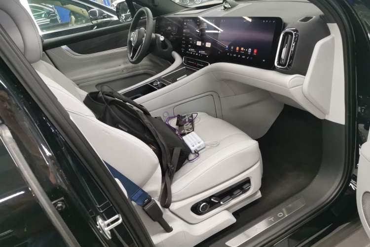 Used Hima AITO M9 2024 Range-Extended Ultra Version 42 kWh 6-Seater Model