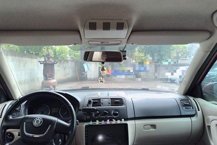 Used Skoda Fabia 2012 1.4L Automatic Crystal Edition Center Console