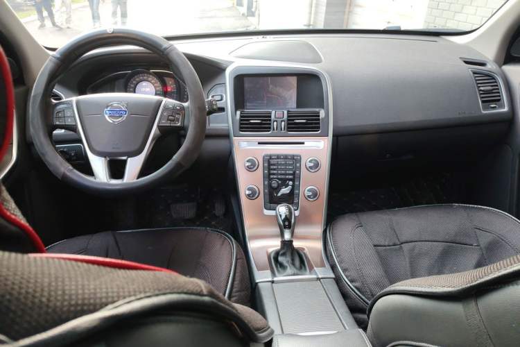 Used Volvo XC60 2017 T5 AWD Smart Upgrade Model
